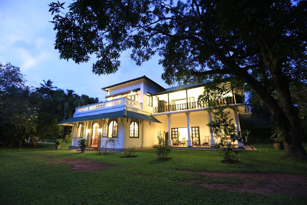 Hotel Horathapola Estate à Marawila Extérieur photo